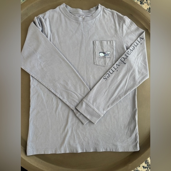 Vineyard Vines Halloween Shirt
L Blue Pocket Tee
Pullover Whale Vampire - Picture 2 of 8